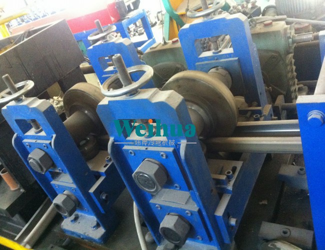 汽車防撞梁一次成型生產(chǎn)線